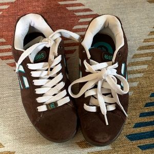 Etnie’s skateboarding shoes W 7